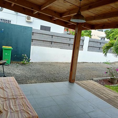 Jolie Maison T3 A St Pierre, 2 Chambres Avec Sdb, Grande Varangue, Jardin Saint Pierre Exterior photo