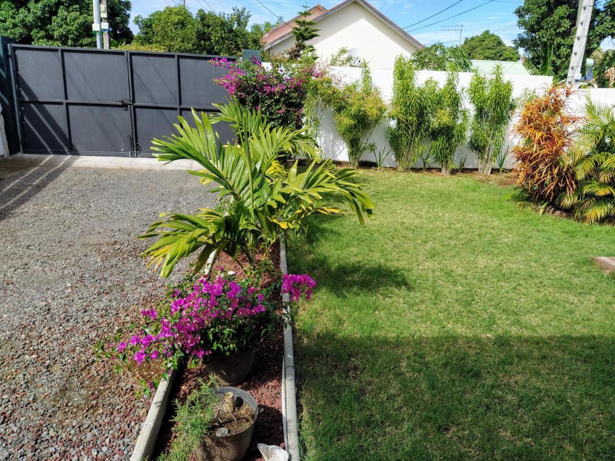 Jolie Maison T3 A St Pierre, 2 Chambres Avec Sdb, Grande Varangue, Jardin Saint Pierre Exterior photo