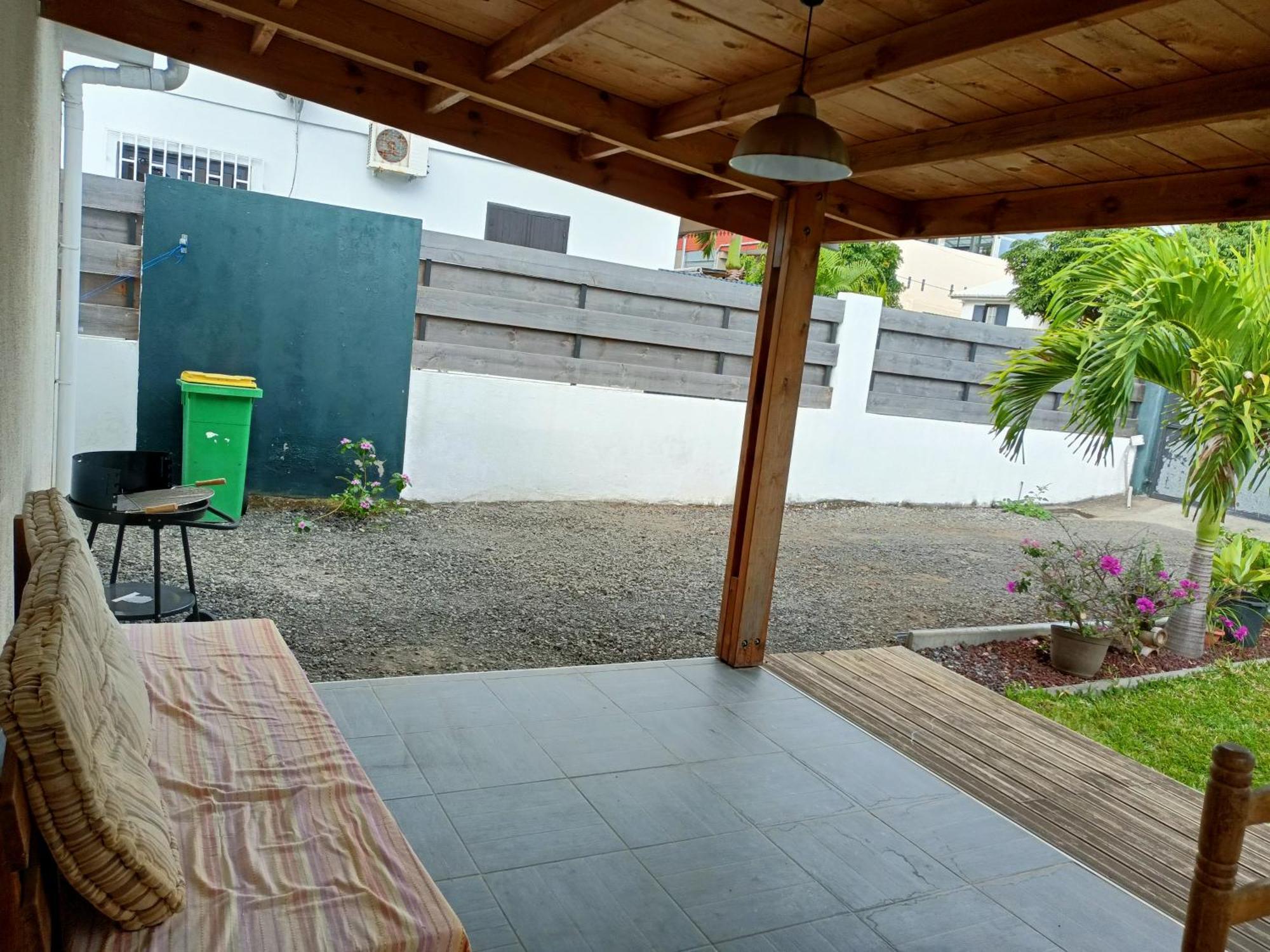 Jolie Maison T3 A St Pierre, 2 Chambres Avec Sdb, Grande Varangue, Jardin Saint Pierre Exterior photo