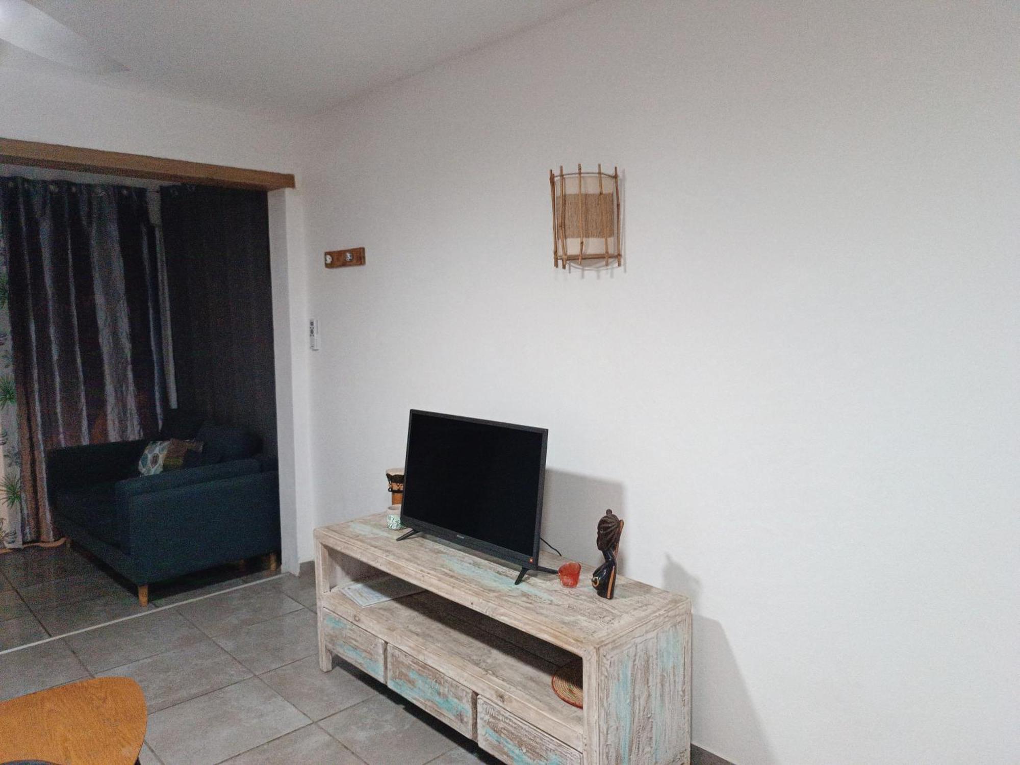 Jolie Maison T3 A St Pierre, 2 Chambres Avec Sdb, Grande Varangue, Jardin Saint Pierre Room photo
